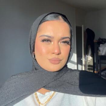 Babysitter in London: Nazifa