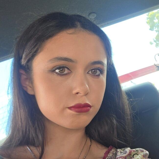 Babysitter in Gold Coast: Zoe