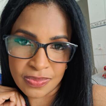 Babysitter in Maringá: Dayane Camila