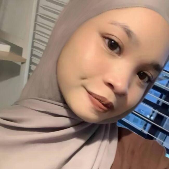 Babysitter in Singapore Island: Sarah