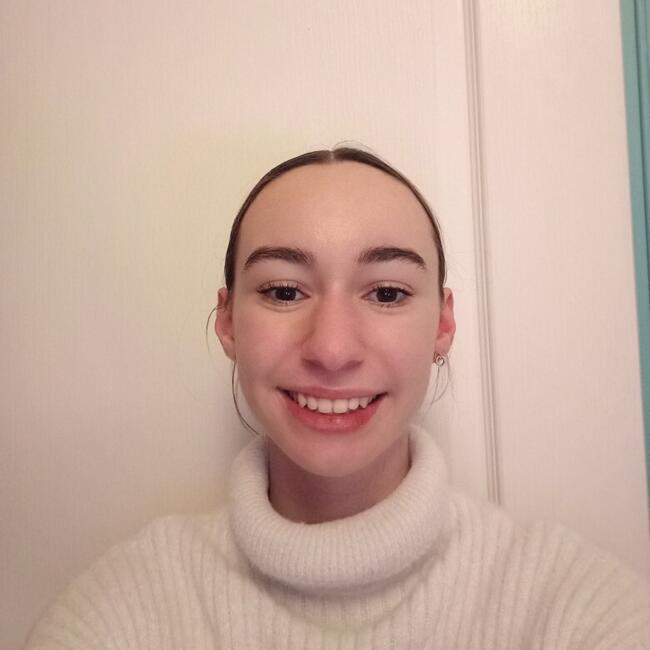Babysitter in Luçon: Louisa