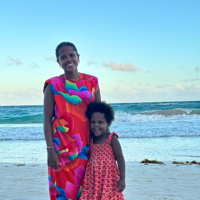 Trabalho de babysitting em Sintra: Rachel