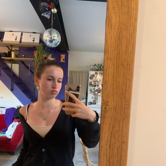 Babysitter in Alfortville: Charlyse