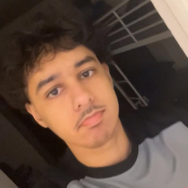 Babysitter in Bondy: Younes