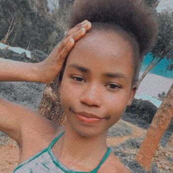Babysitter Nairobi: Mary