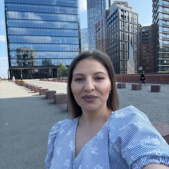 Trabajo para niñera en Mánchester: trabajo para niñera Alexandra