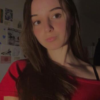 Babysitter in Vallères: Zoé