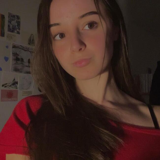 Babysitter in Vallères: Zoé