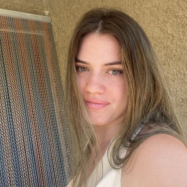 Babysitter in Burjassot: Lydia