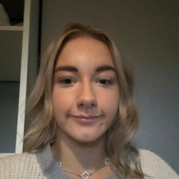 Babysitter in Ballina: Hollie McCarron