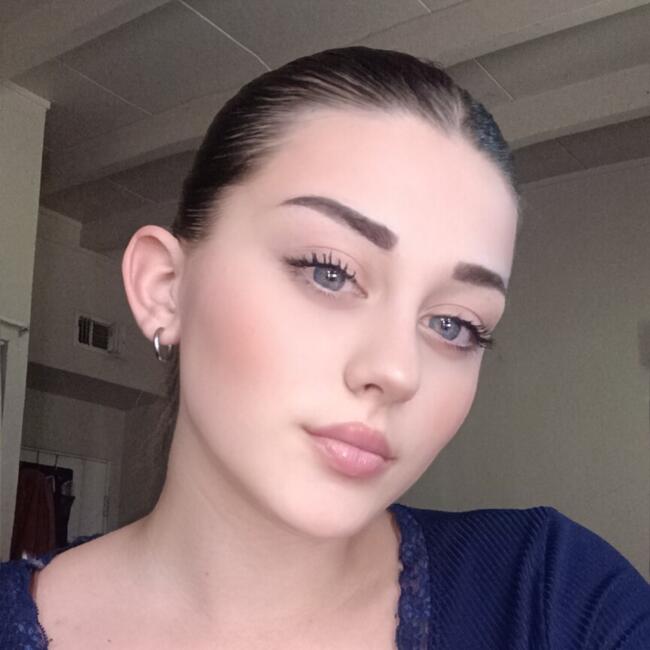 Babysitter in North Highlands: Madi