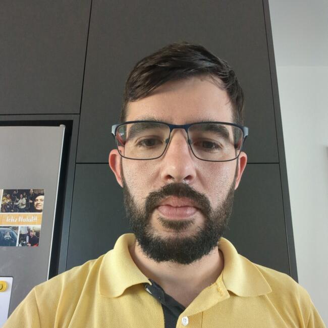 Trabalho de babysitting em Porto de Mós (Distrito de Leiria): Fábio