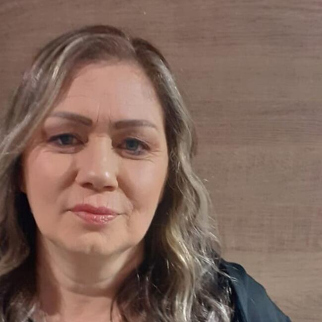 Babá em Porto Alegre: Adriana