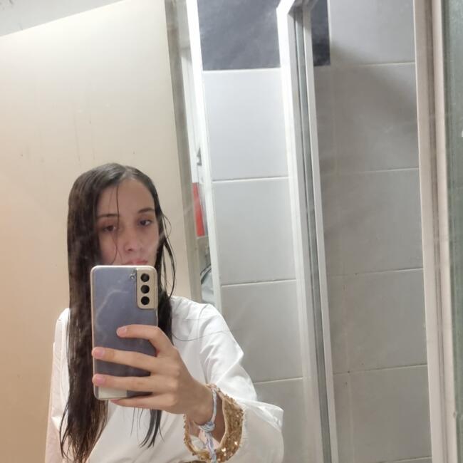 Babysitter in Saint-Mesmin: Ouhelia