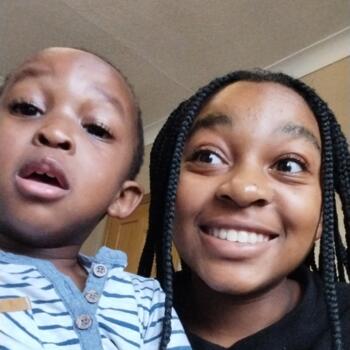 Babysitter Renfrew: Doris