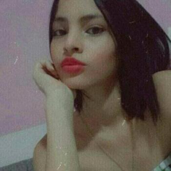 Babysitter in Soledad: Julieth