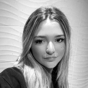Babysitter in Lyon: Lily rose