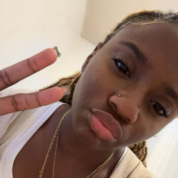 Babysitter in Crosne: Khaïna