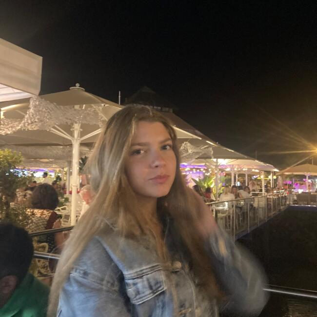 Babysitter em Oeiras: Lívia