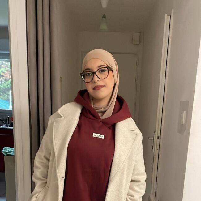 Babysitter in Colomiers: Nora