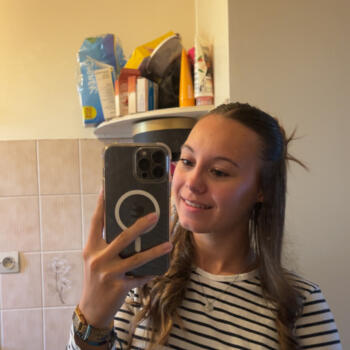 Babysitter in Château-Gontier: Louna