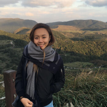 Babysitter in Singapore: Noelle