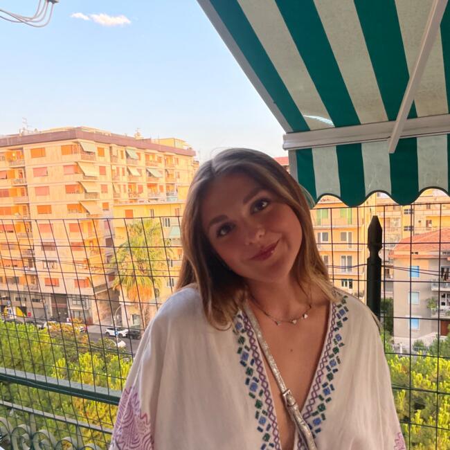 Babysitter in Ixelles-Elsene: Nina