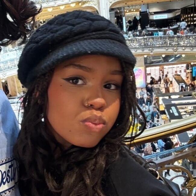 Babysitter in Paris: Ines
