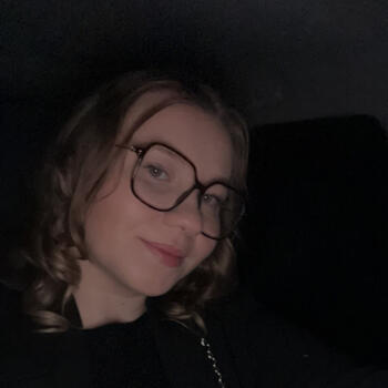 Babysitter in Saint-Jean-de-Losne: Lili rose