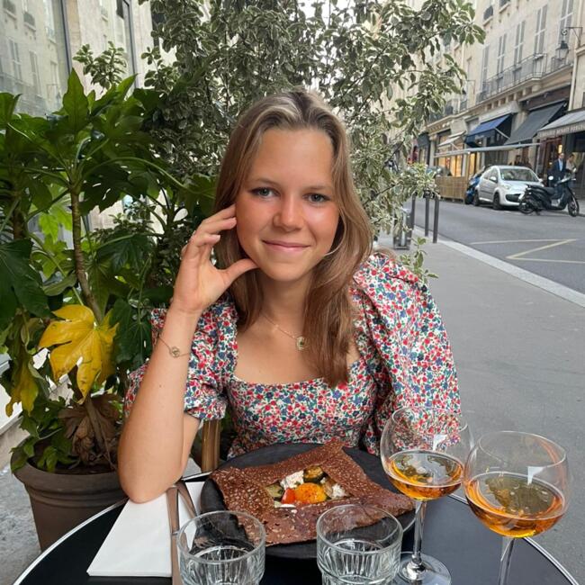 Baby-sitter in Paris: Anne