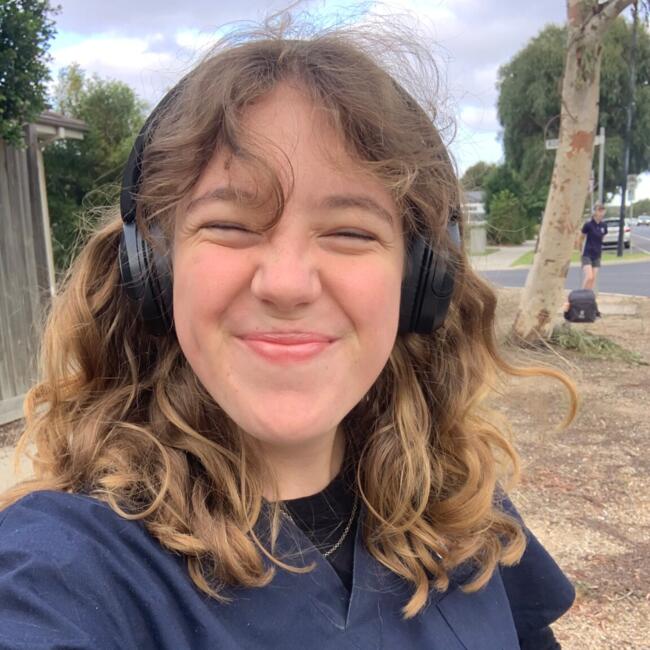 Babysitter in Geelong: Mila