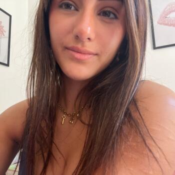 Babysitter in Saint-Etienne: Lola