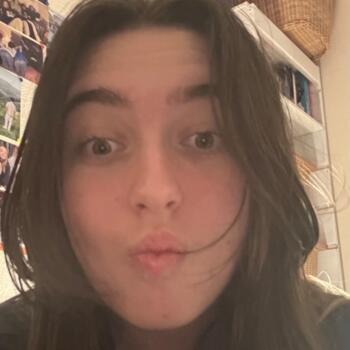 Babysitter in Saint-Genis-les-Ollières: Paloma