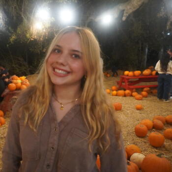 Babysitter in Menifee: Olivia