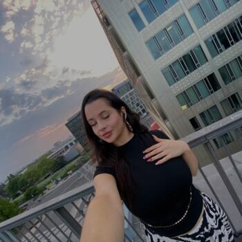 Babysitter in Les Noës-près-Troyes: Lisa