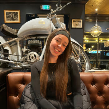 Babysitter in Locminé: Estelle