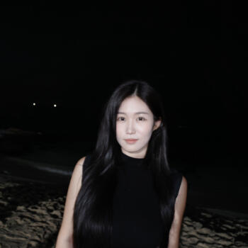 Childminder in Paris: Yejin