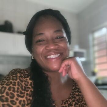 Babysitter Pouso Alegre: Hellen