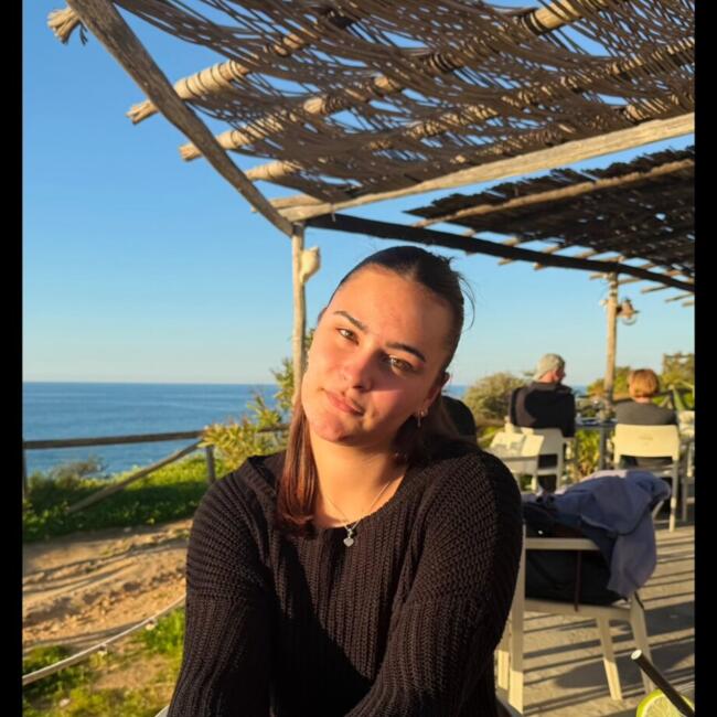 Babysitter em Portimão: Inês