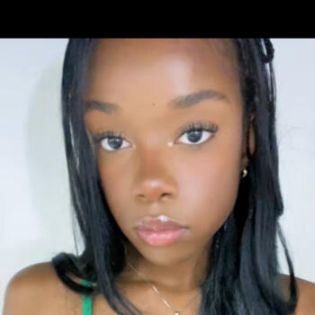 בייביסיטר ב- בת ים: Joelle