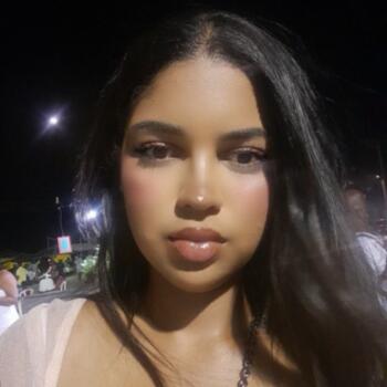 Babysitter in Lauro de Freitas: Natalia