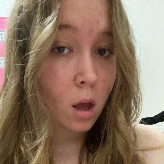 Babysitter in Evansville: Damiana