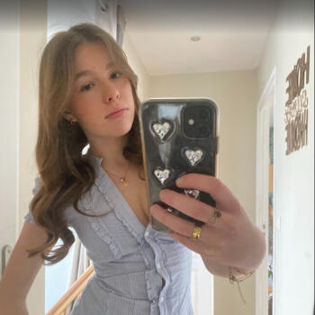 Babysitter Neuville-en-Ferrain: Anaïs