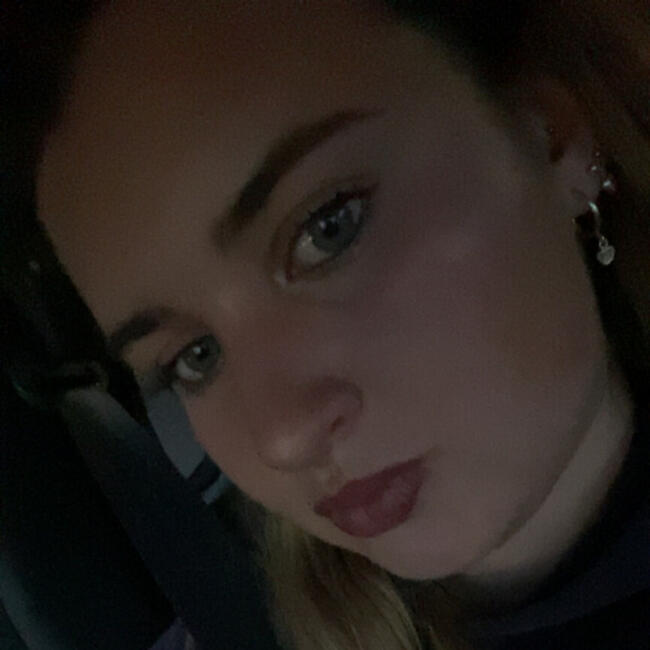 Babysitter in Dunedin: Lily