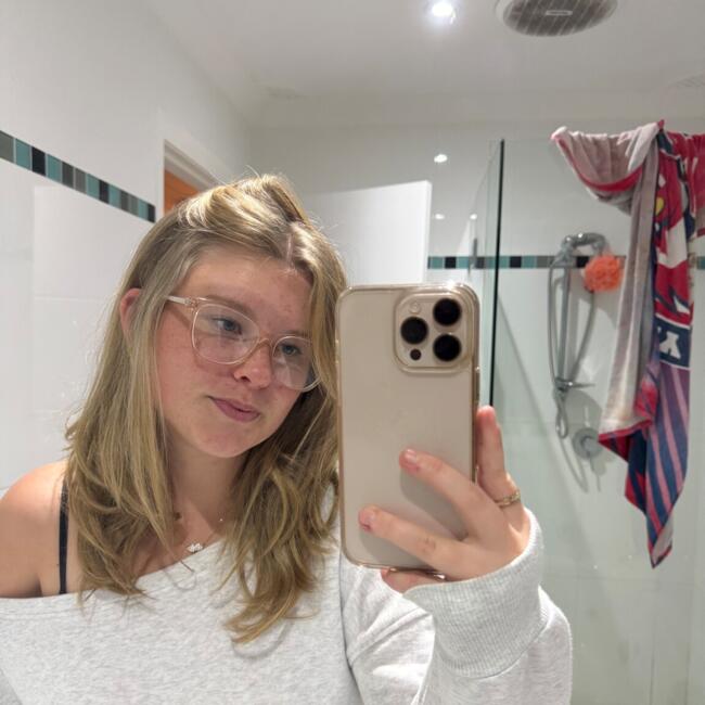 Babysitter in Sydney: Abby