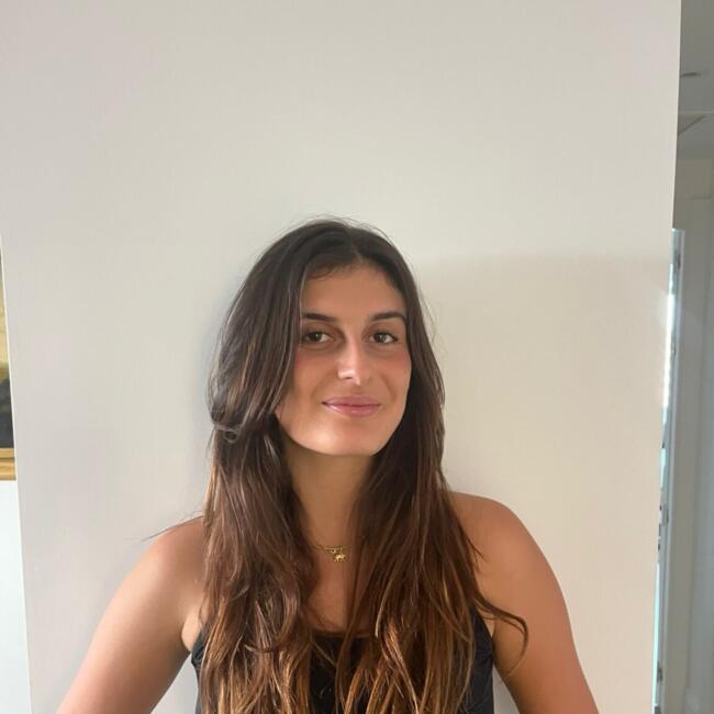 Babysitter in Paris: Alicia