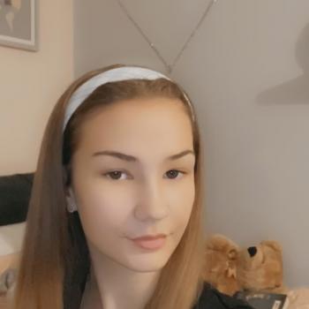 Babysitter in Birmingham: Holly