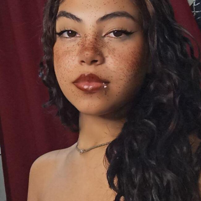 Babysitter in Aparecida de Goiânia: Jhenitty