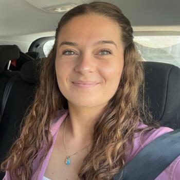 Babysitter in Saint-Georges-de-Pointindoux: Angeline
