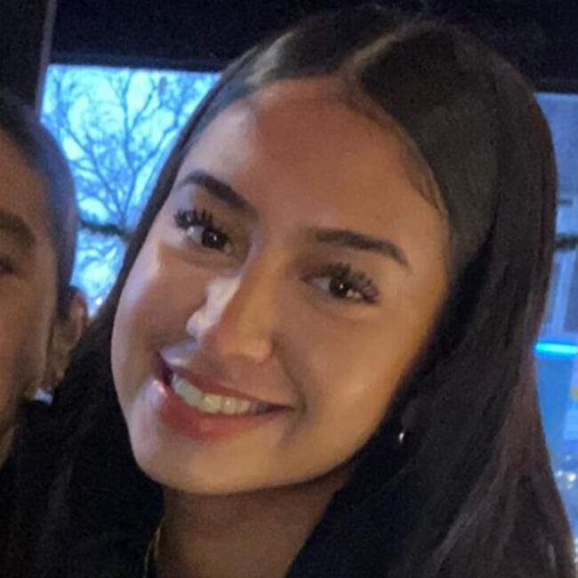 Babysitter in Mineola: Valery